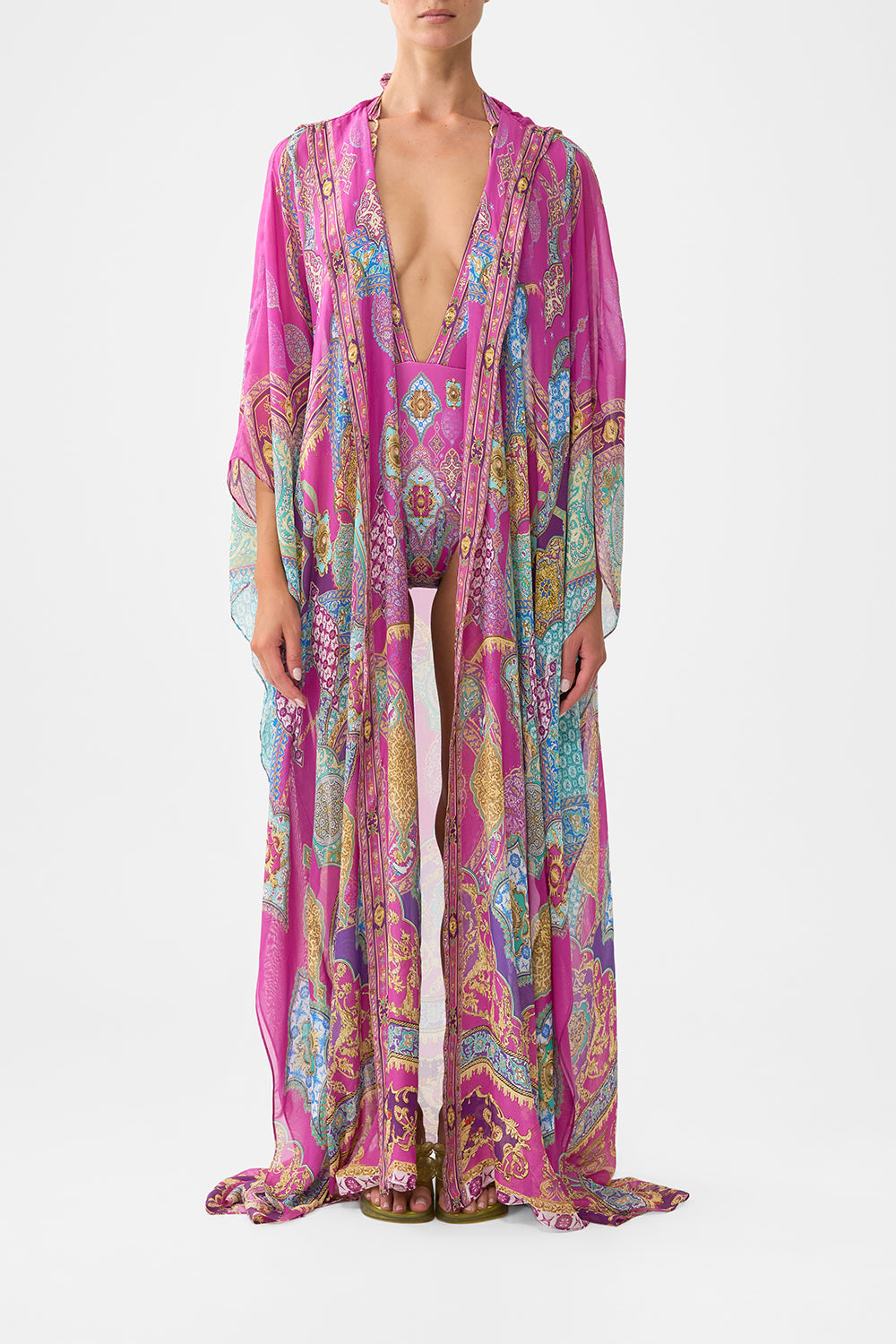 CAMILLA_00036861_OVERSIZED_ROBE_CONCUBINES__SULTANS_COURTIERS_16