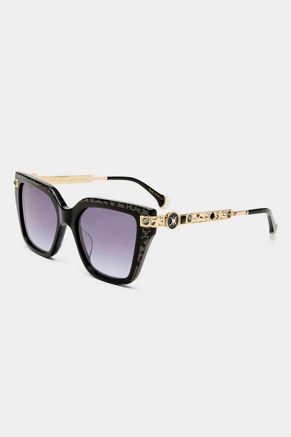 CAMILLA_00037673_HERECOMESTROUBLESUNGLASSESBLACK_GOLDLEOPARDGLITTER_GHOST_2