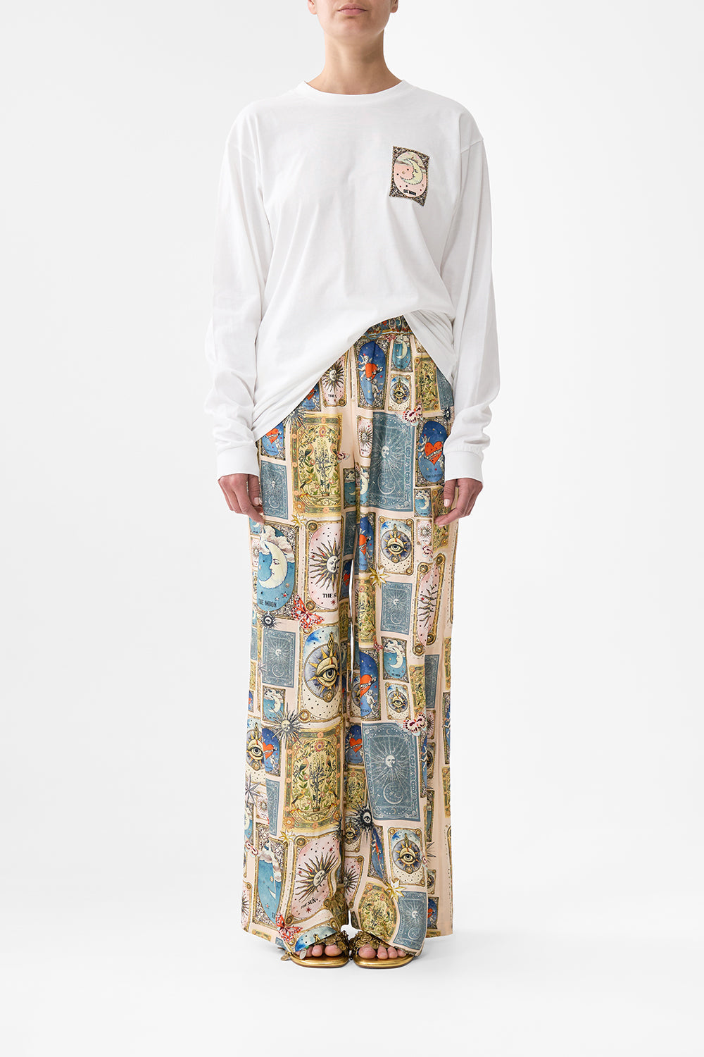 CAMILLA_00037843_LONG_SLEEVE_TEE_SILK_PATCH_HOUSE_OF_HOROSCOPES_MODEL_1