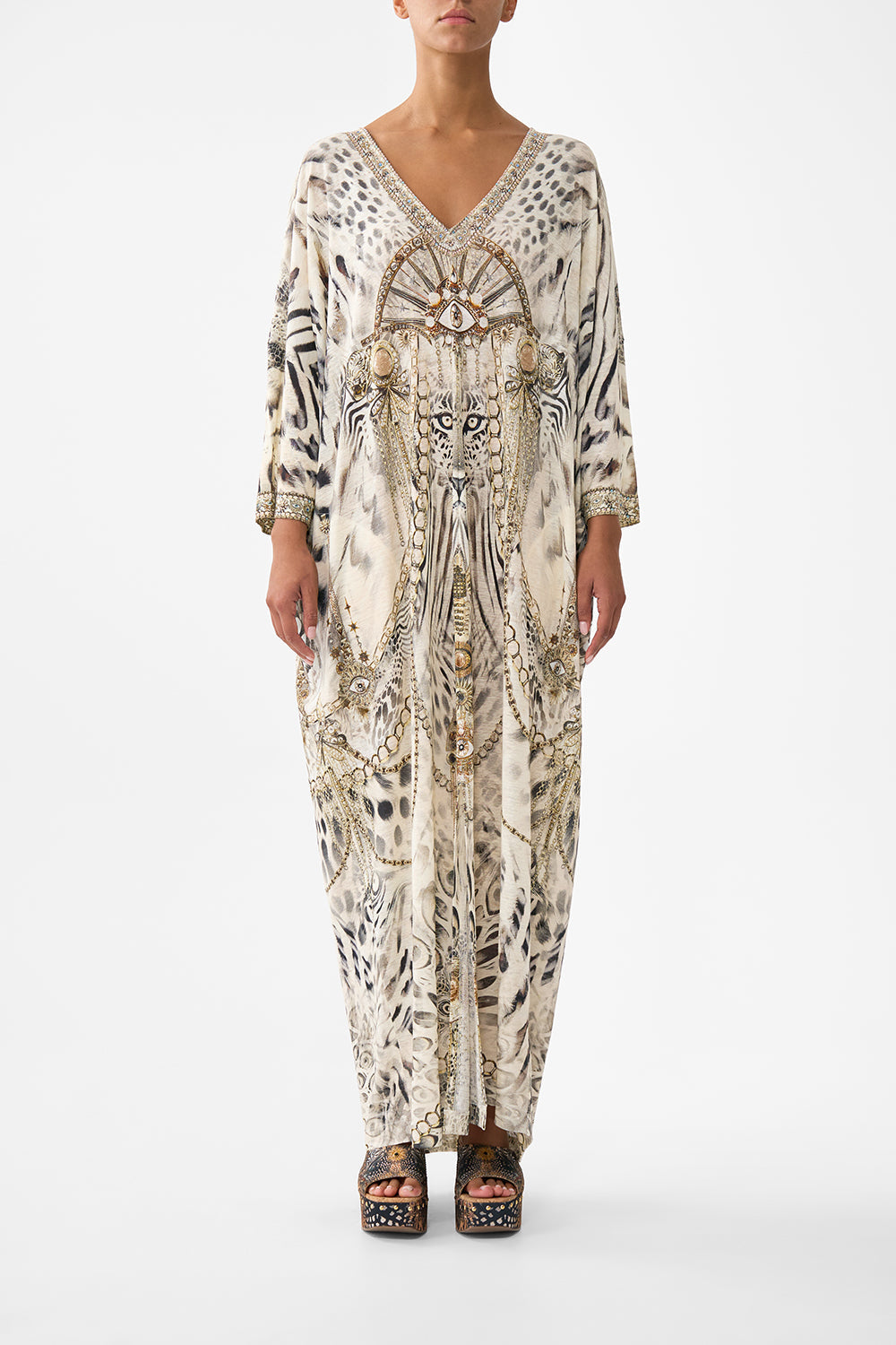 CAMILLA_00038775_V_NECK_BATWING_KAFTAN_LADY_LIONHEART_1