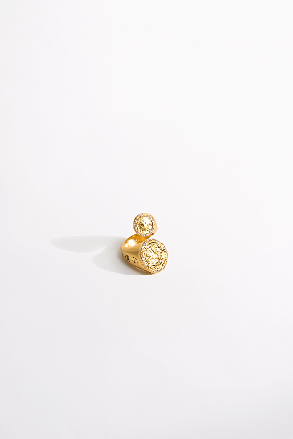 CAMILLA_00039181_GYPSET_GLITTERATI_RING_GHOST_1