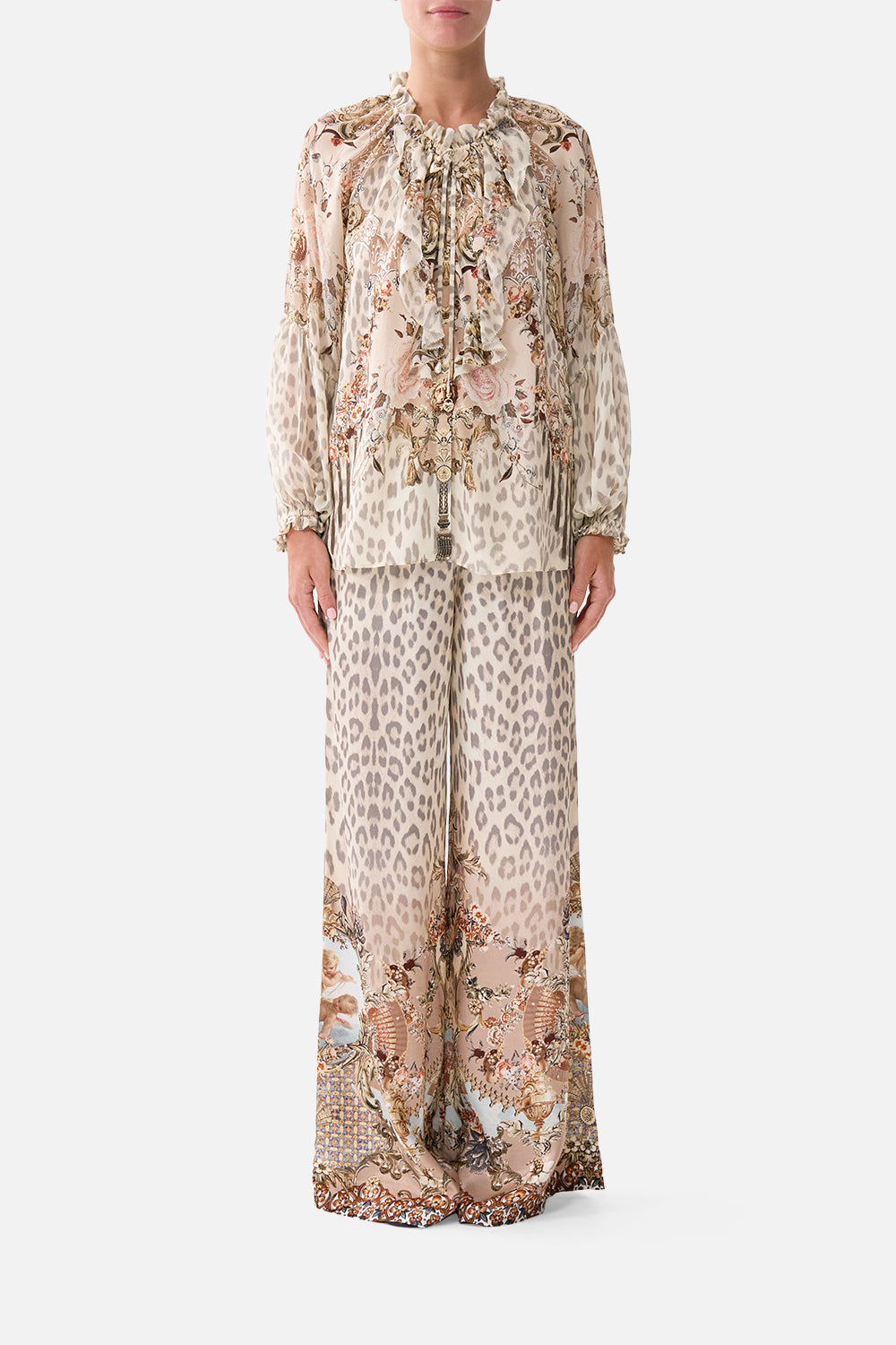 CAMILLA_00040250_RAGLAN_BLOUSE_WITH_FRONT_RUFFLE_ARANJUEZ_ANIMALIA_MODEL_1