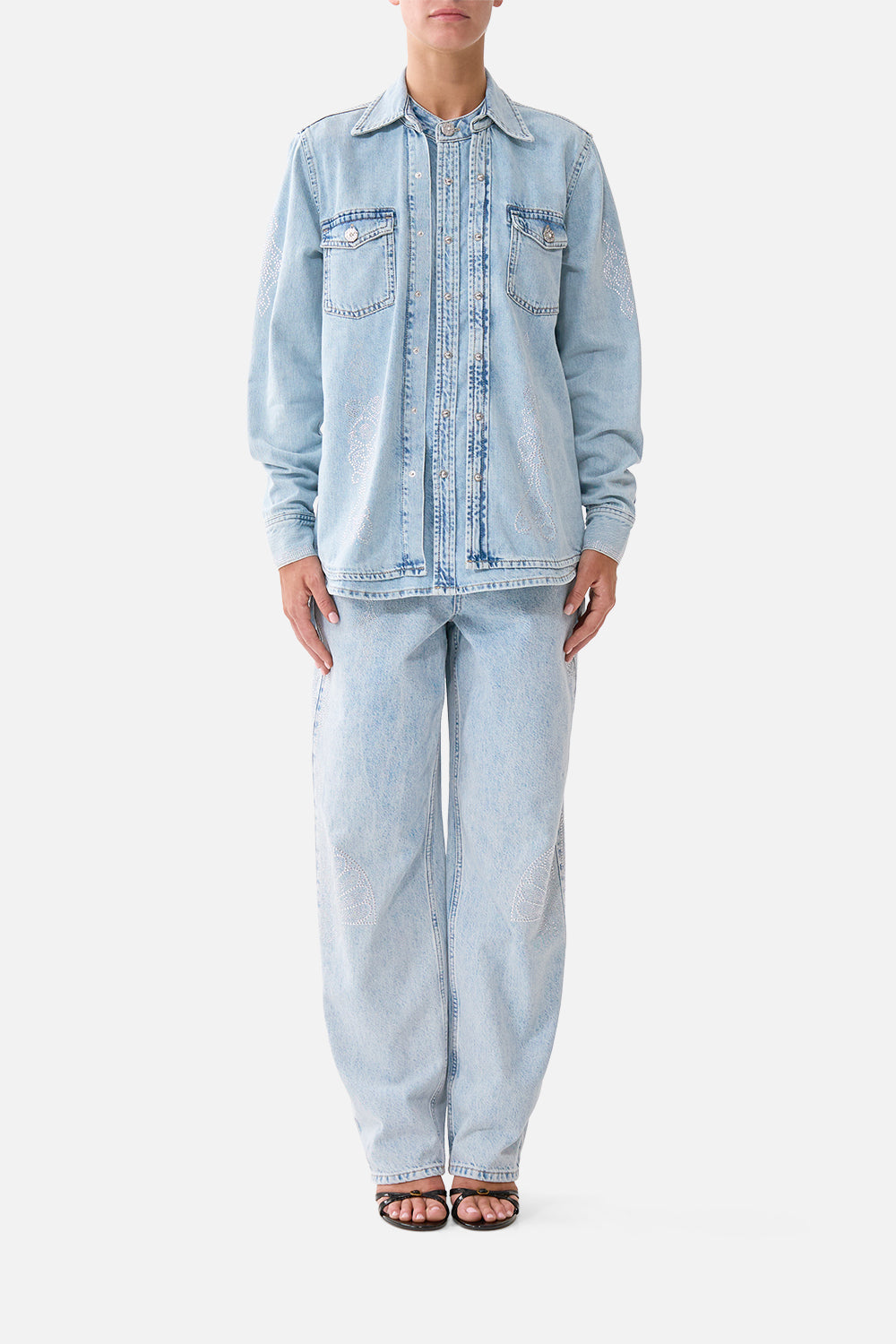 CAMILLA_00041754_SOPHY_RELAXED_SHIRT_DENIM_MODEL_1