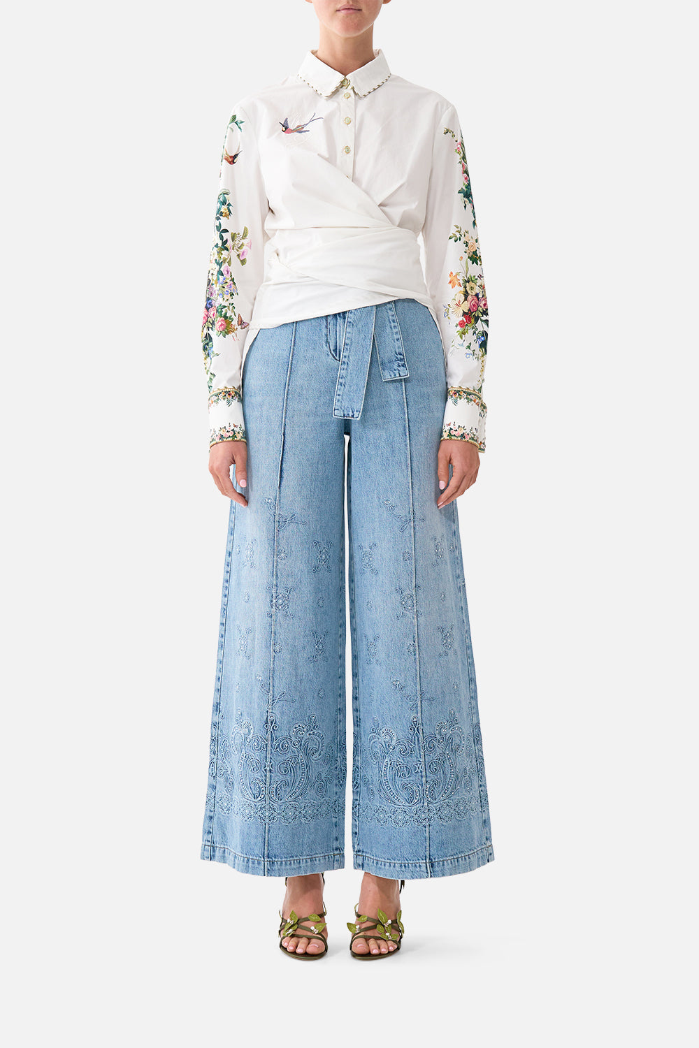 CAMILLA_00043291_WIDE_LEG_BELTED_JEAN_DENIM_MODEL_1_41bae81b-5ca8-4eaa-9e9c-e569fd43cf6d