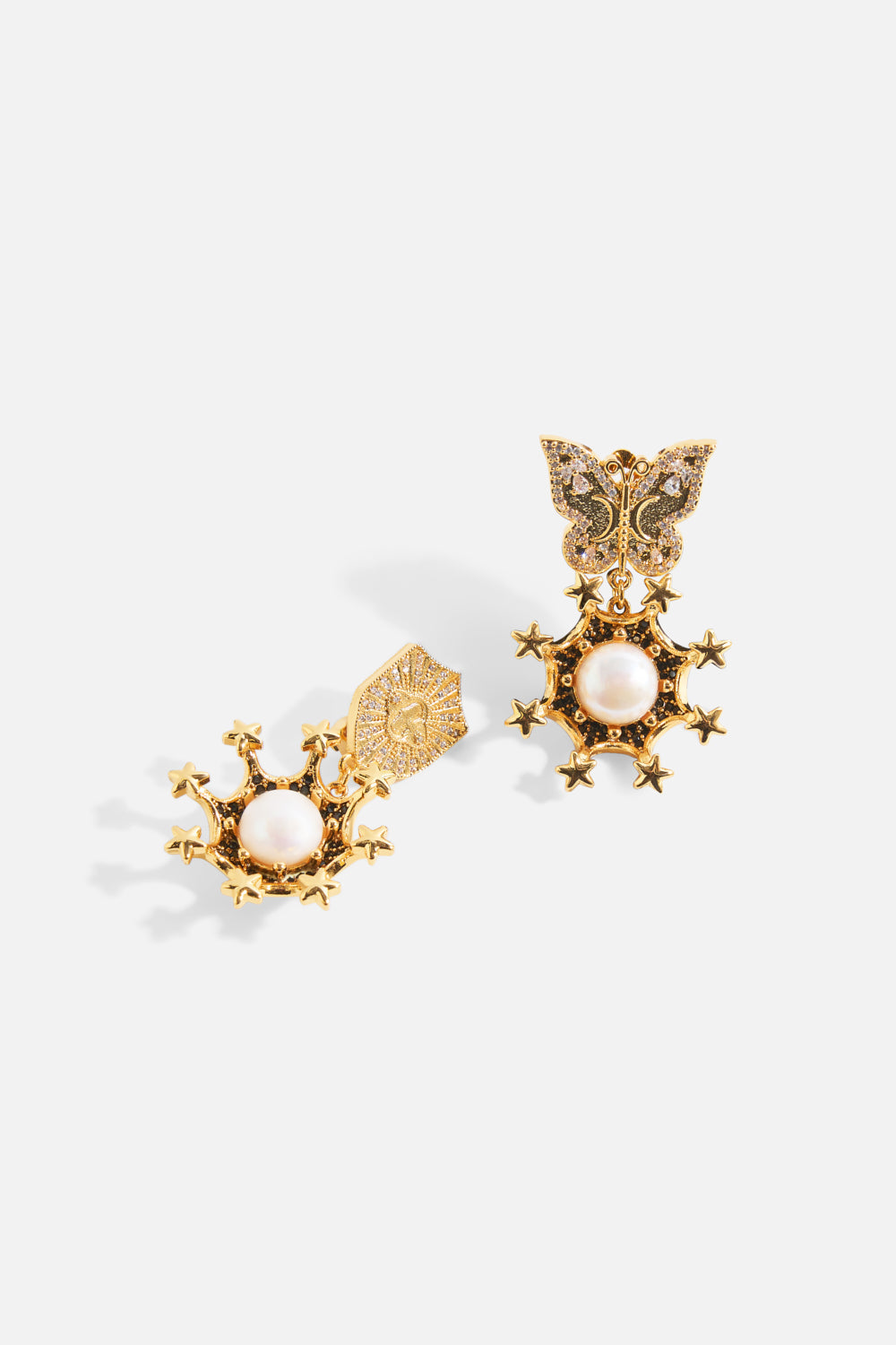 CAMILLA_00045289_PEARLS_AND_STARS_EARRINGS_GOLD_GHOST_1_dbc4b14e-3fad-4961-a6c0-586a8777125a
